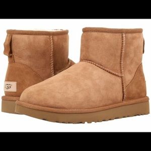 Mini Ugg’s boots never worn size 9